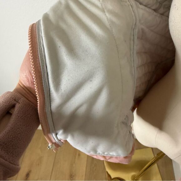 [The North Face] Women's Light Pink Puffer Jacket - Size Medium - Picture 3 of 6